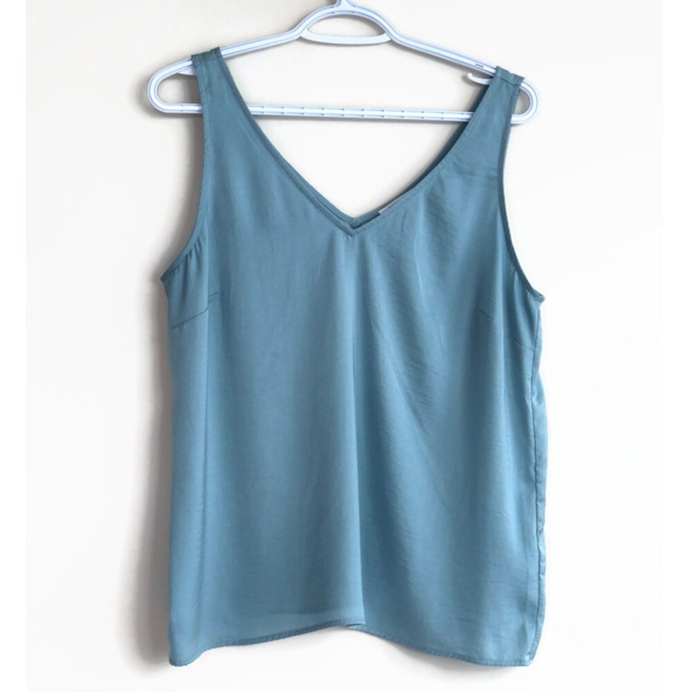 Size M , Double V-Neck Sleeveless Blouse , Rickis